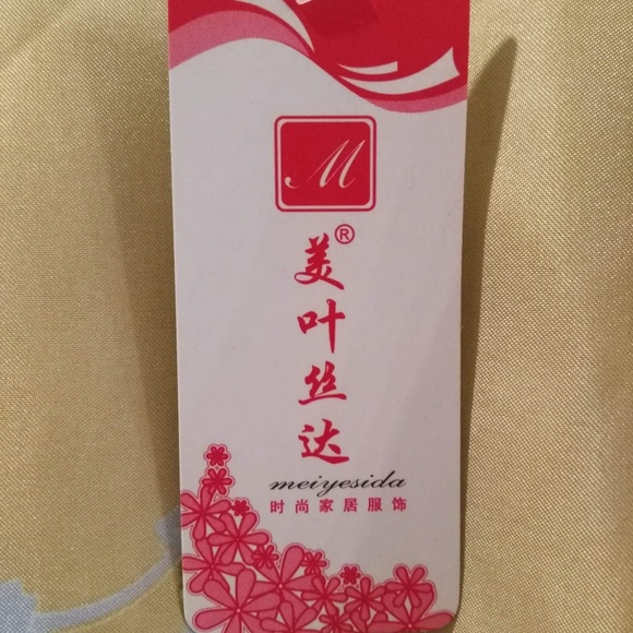 MEI YESIDA Yellow/Gold Silk Satin Kimono Robe - Picture 3 of 4